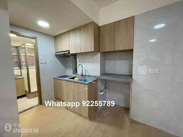 Sai Ying Pun - The Standard Chartered Bank Building 09