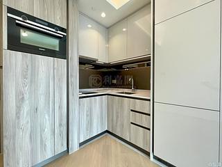 Lohas Park - Lohas Park Phase 11C Villa Garda II Tower 2A 04