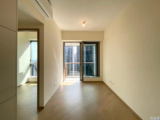 Lohas Park - Lohas Park Phase 11C Villa Garda II Tower 2A 02