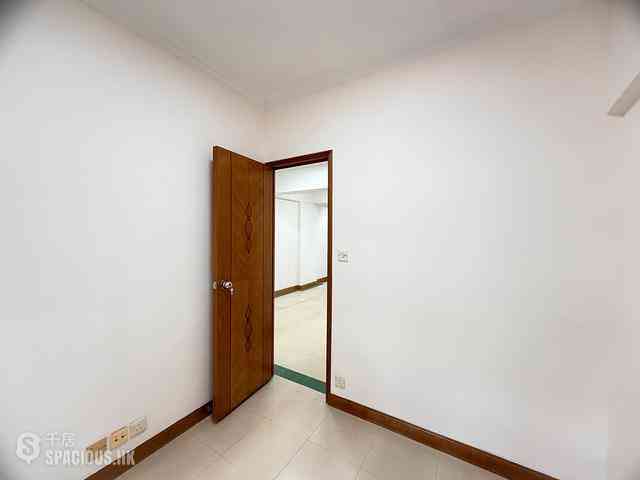 Wan Chai - Hung Yip Building 03