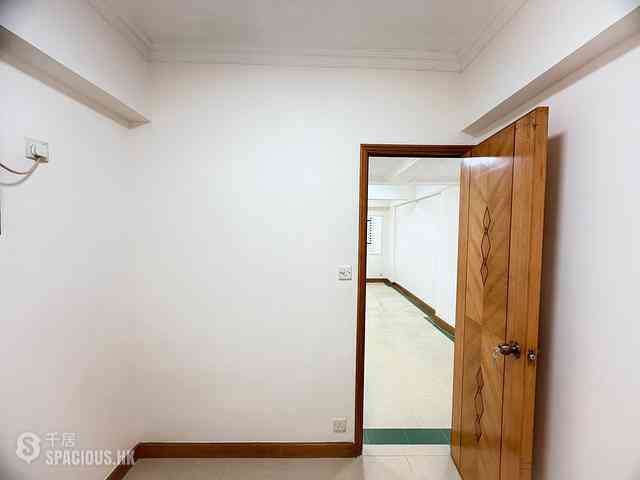 Wan Chai - Hung Yip Building 13