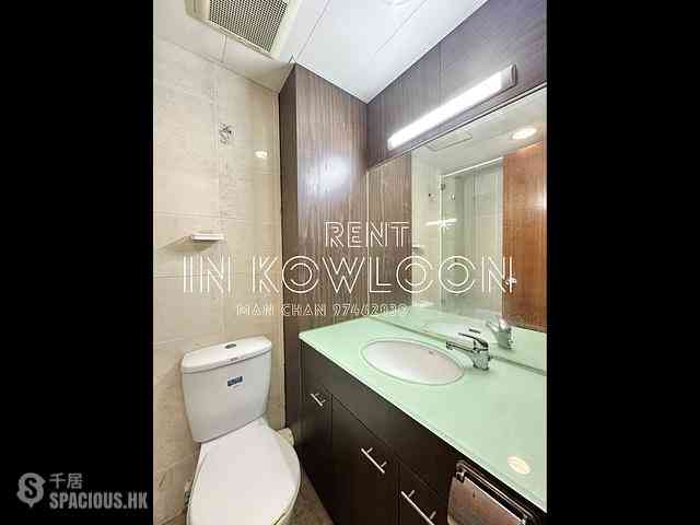 Mong Kok - Flourish Mansion 12