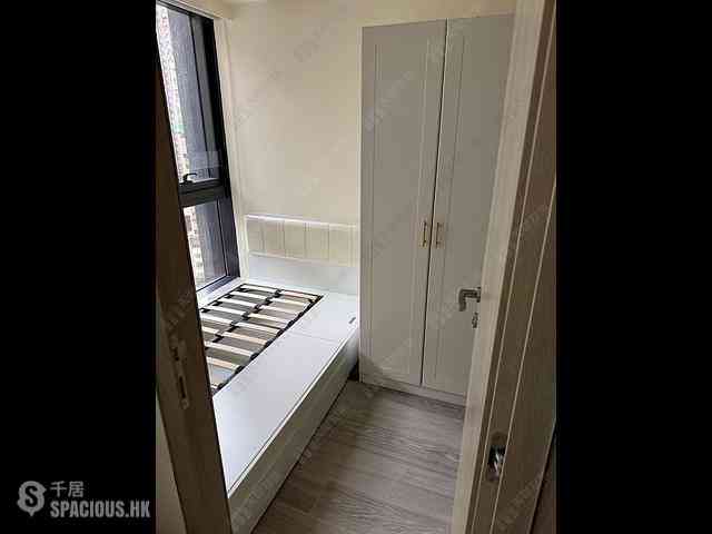 Sai Ying Pun - The Queens 04