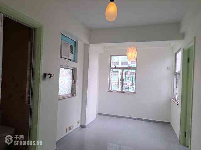 Shau Kei Wan - Hong Wah Mansion 01