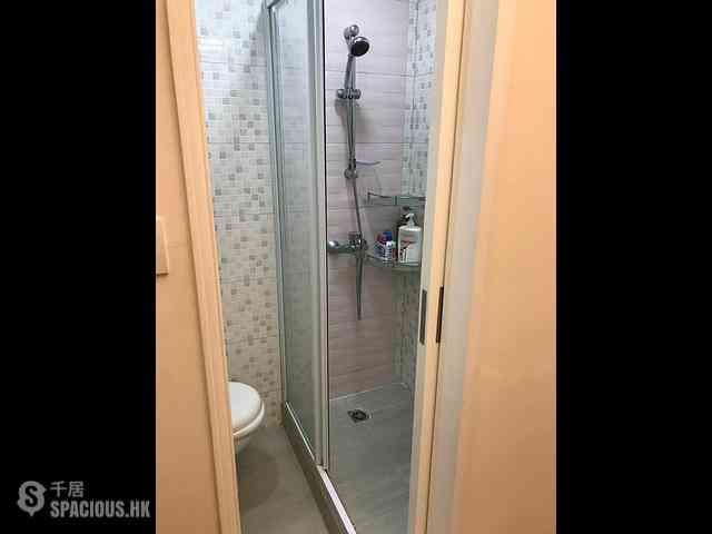 Shau Kei Wan - Fu King Building 03