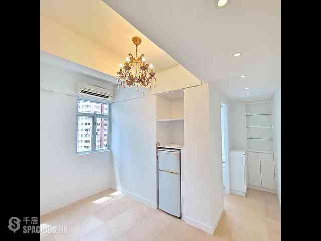 Sai Ying Pun - Ching Tak Building 02