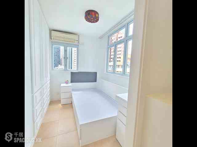 Sai Ying Pun - Ching Tak Building 03