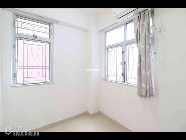 Wan Chai - Yen Men Building 06