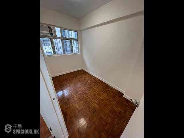 Sai Ying Pun - Tone Hing Building 02