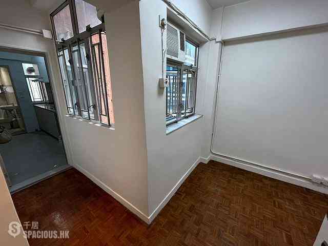 Sai Ying Pun - Tone Hing Building 08