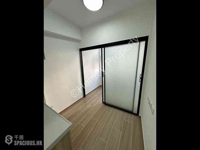 Jordan - New Lucky House 02