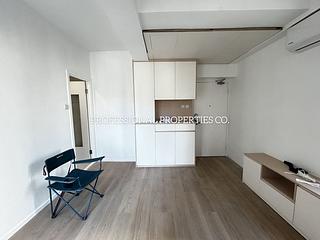 Wan Chai - Vincent Mansion 04