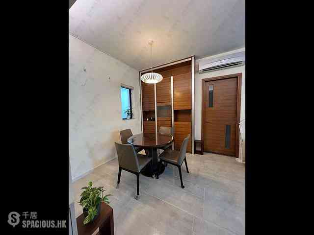 Fortress Hill - Le Sommet Block 2 04