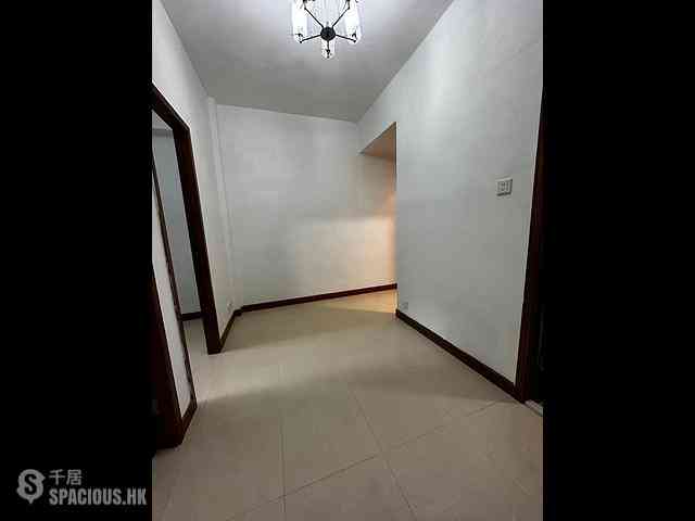 Poho - 96, Queen's Road West 02