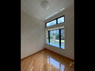 Fortress Hill - Le Sommet Block 1 02