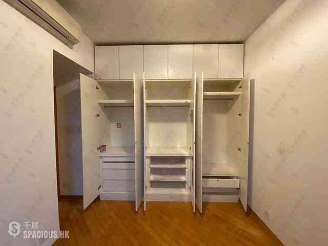 Fortress Hill - Le Sommet Block 1 05