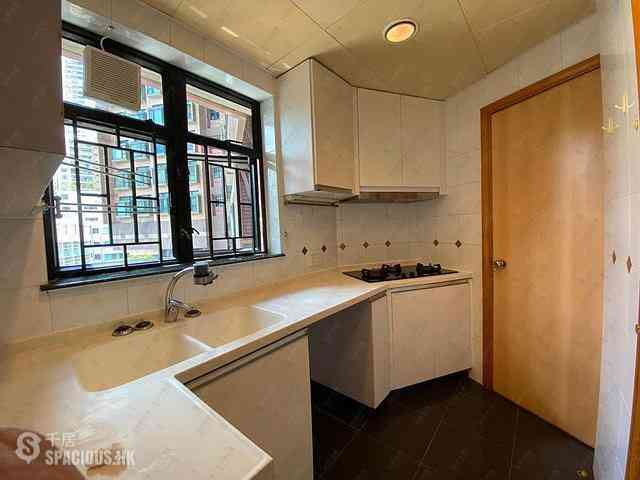 Fortress Hill - Le Sommet Block 1 08