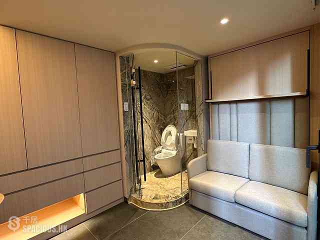 Causeway Bay - 33, Yiu Wa Street 04