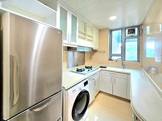 Tung Chung - Caribbean Coast Phase 1 Monterey Cove Tower 5 09