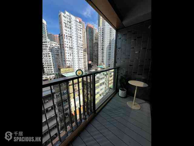 Sai Ying Pun - The Queens 02