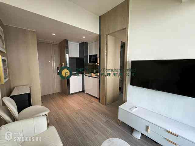 Sai Ying Pun - The Queens 03