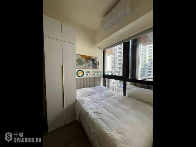 Sai Ying Pun - The Queens 06