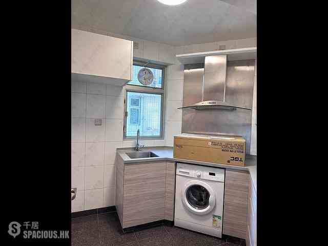 Ap Lei Chau - Sham Wan Towers Block 2 01