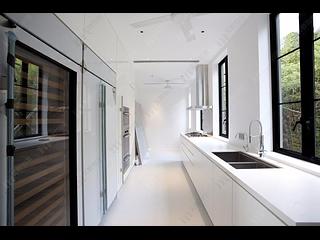 Repulse Bay - Lakeside Apartments 08
