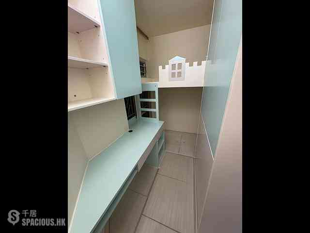 Whampoa Garden - Whampoa Garden Phase 2 Cherry Mansions Block 5 08