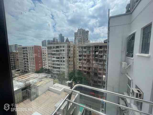 Kowloon City - Lok Yuen 18