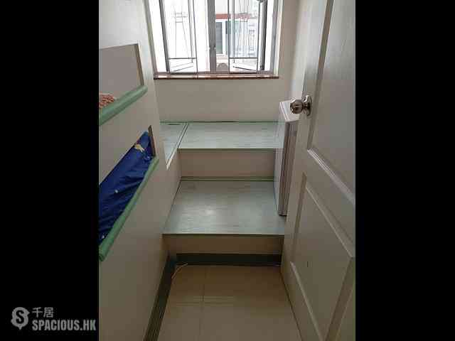 North Point - Tung Po Building 03