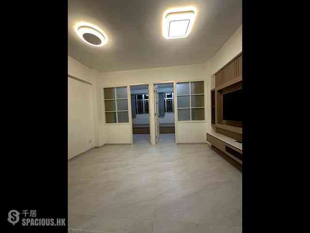 Wan Chai - Kwong Wah Building 01
