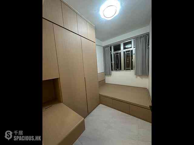 Wan Chai - Kwong Wah Building 03