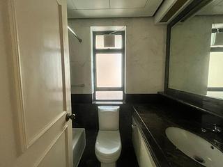 Mid Levels Central - Hillsborough Court 06
