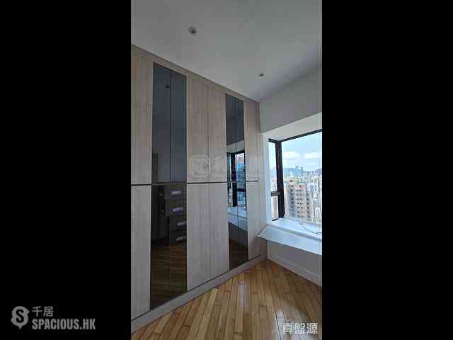 Fortress Hill - Le Sommet Block 1 05