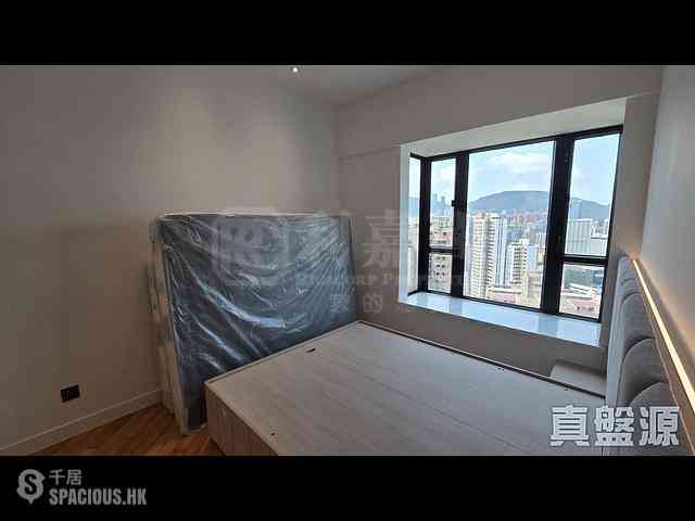 Fortress Hill - Le Sommet Block 1 07
