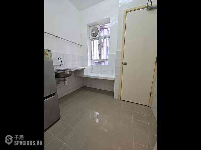 Kennedy Town - 1F-1J, Sands Street 01