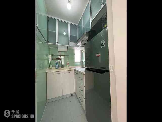 Sai Ying Pun - King Ming Mansion 06