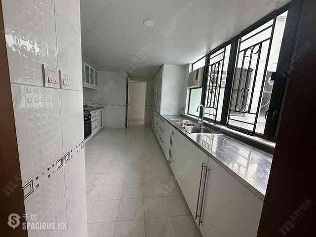 Repulse Bay - Fairview Court 06