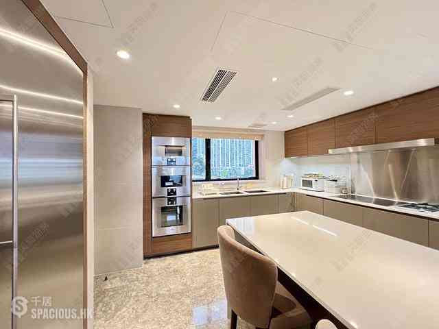 Central - The Albany 11