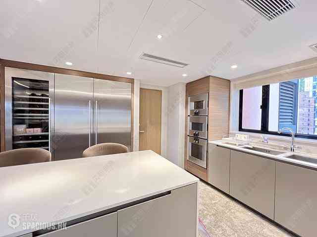 Central - The Albany 12