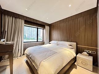 Central - The Albany 18