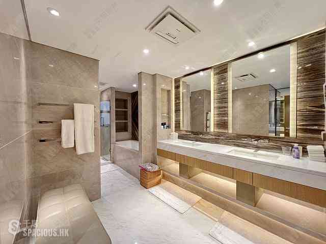 Central - The Albany 15