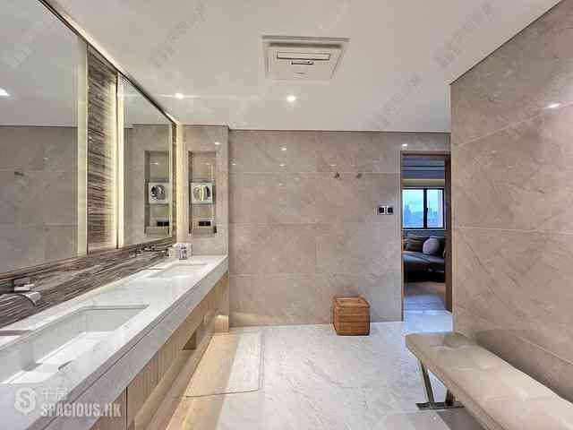 Central - The Albany 16