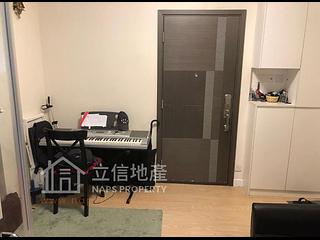 Sheung Wan - Lai Yan Lau 02
