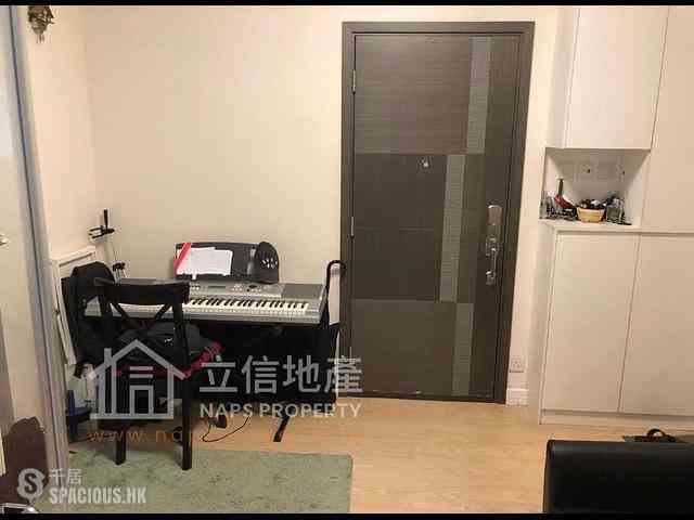 Sheung Wan - Lai Yan Lau 02