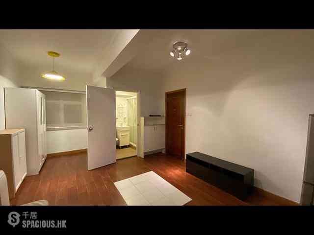 Sheung Wan - Man Bond Building 08