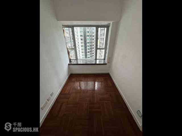 Tai Kok Tsui - Metro Harbour View Phase 1 Block 4 04