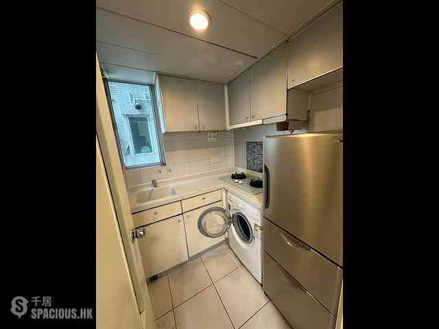 Tai Kok Tsui - Metro Harbour View Phase 1 Block 4 05