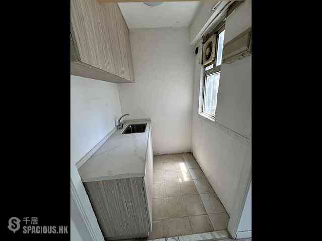 Tai Kok Tsui - Fu Tor Loy Sun Chuen Stage 2 Fu Lai Building (Block 1) 04